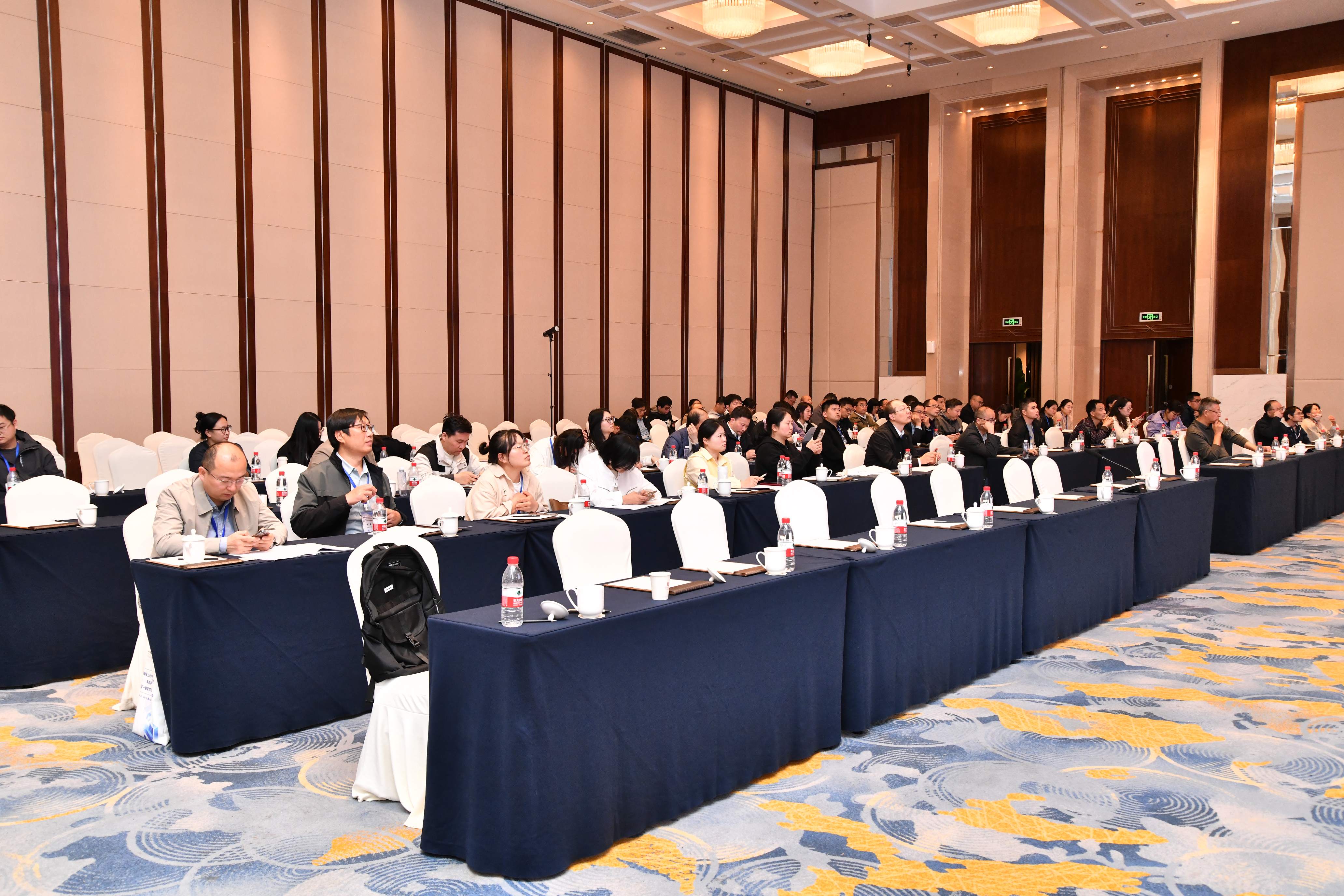 企业/数学建模分组报告会议成功召开